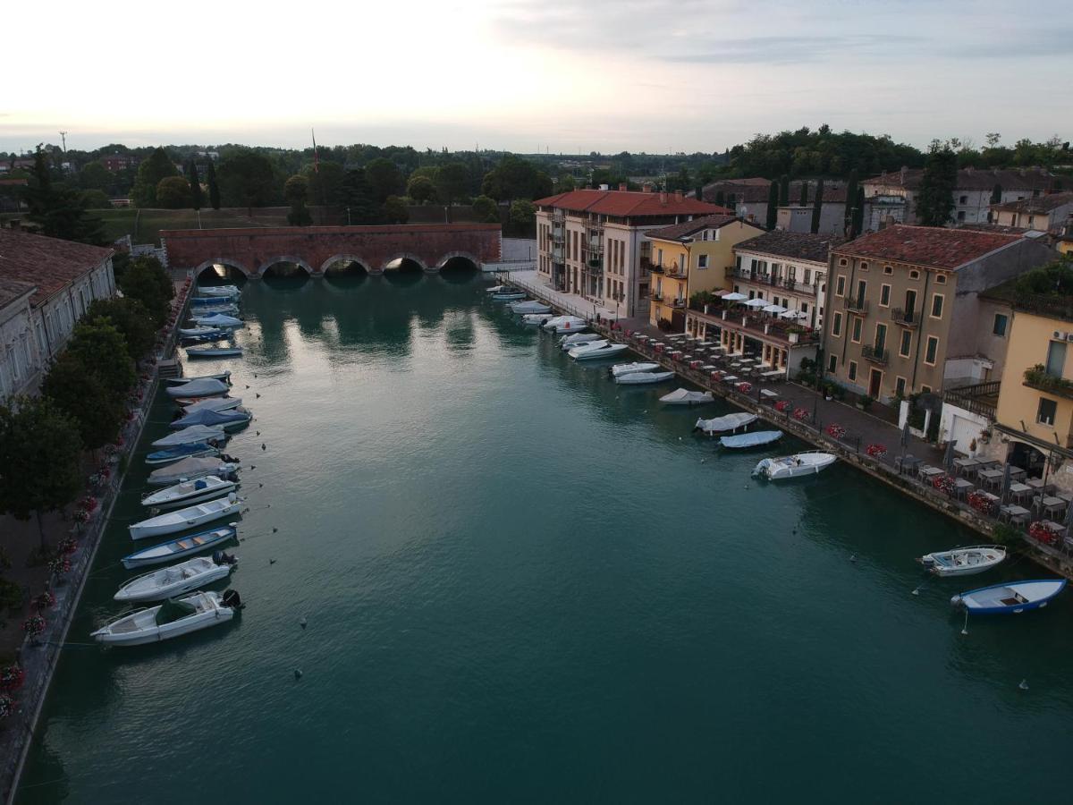 Fiori Sull'Acqua Apartments Peschiera del Garda Extérieur photo