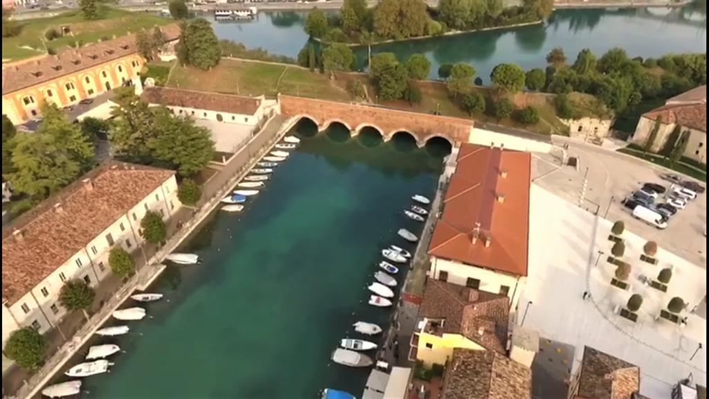 Fiori Sull'Acqua Apartments Peschiera del Garda Extérieur photo
